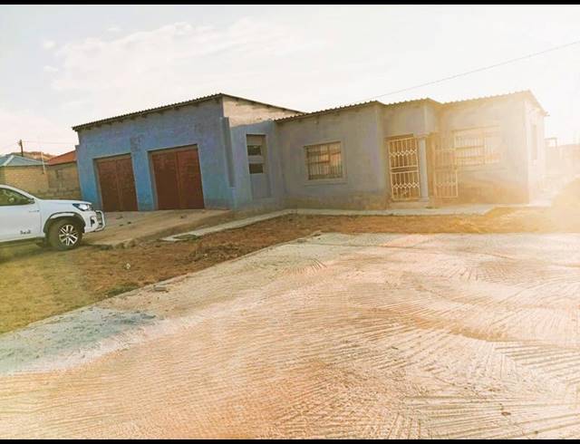 2 BEDROOM HOUSE FOR SALE IN MANKWENG